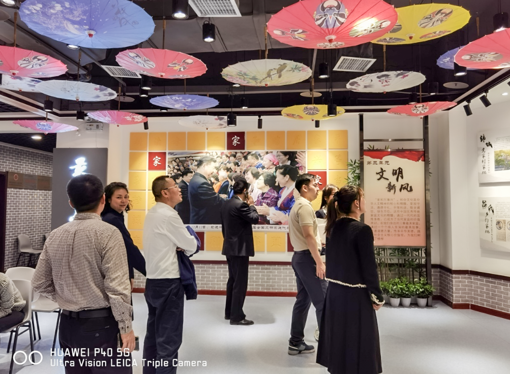 公司固定收益部黨支部、投行業(yè)務(wù)部黨支部、綜合事務(wù)部與金融（產(chǎn)業(yè)）基地保障黨支部開展聯(lián)合黨日活動